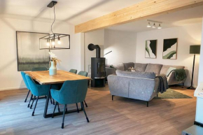 SeeZeit Tossens - Mit Infrarotsauna, Terrasse direkt am Wasser